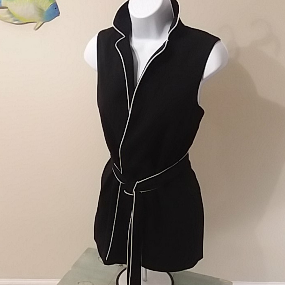 WHO WHAT WEAR Sleeveless Wrap Jacket/Shirt Size S